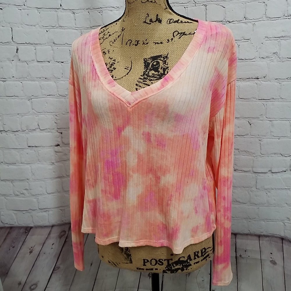 NWT VS Pink Tie Dye V-neck Ribbed Long Sleeve Tee - Picture 4 of 8